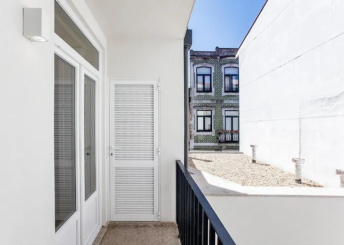 Flux Art W/ Ac & Balcony By Lovelystay * Πόρτο