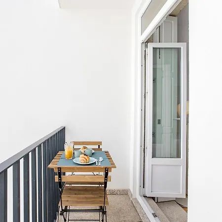 Apartamento Flux Art W/ Ac & Balcony By Lovelystay