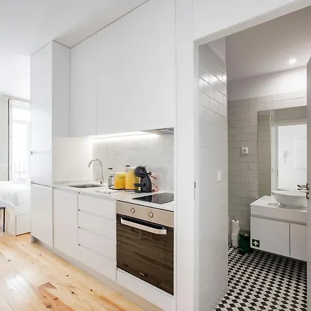 Flux Art W/ Ac & Balcony By Lovelystay Oporto