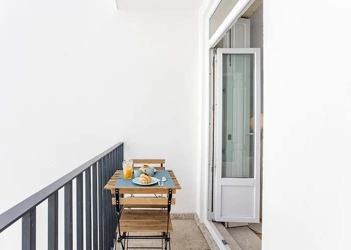 Apartamento Flux Art W/ Ac & Balcony By Lovelystay