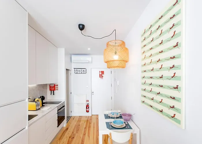 Flux Art W/ Ac & Balcony By Lovelystay Апартаменты